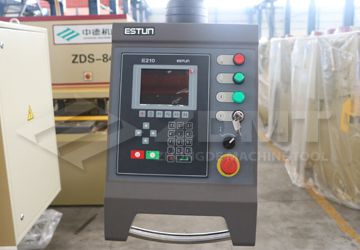 E210.jpg E210.jpg