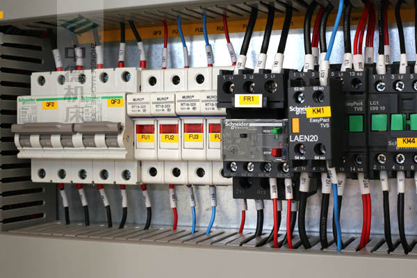ZDPE8025采用法國進口正品施耐德元氣件，穩定耐用壽命長.jpg